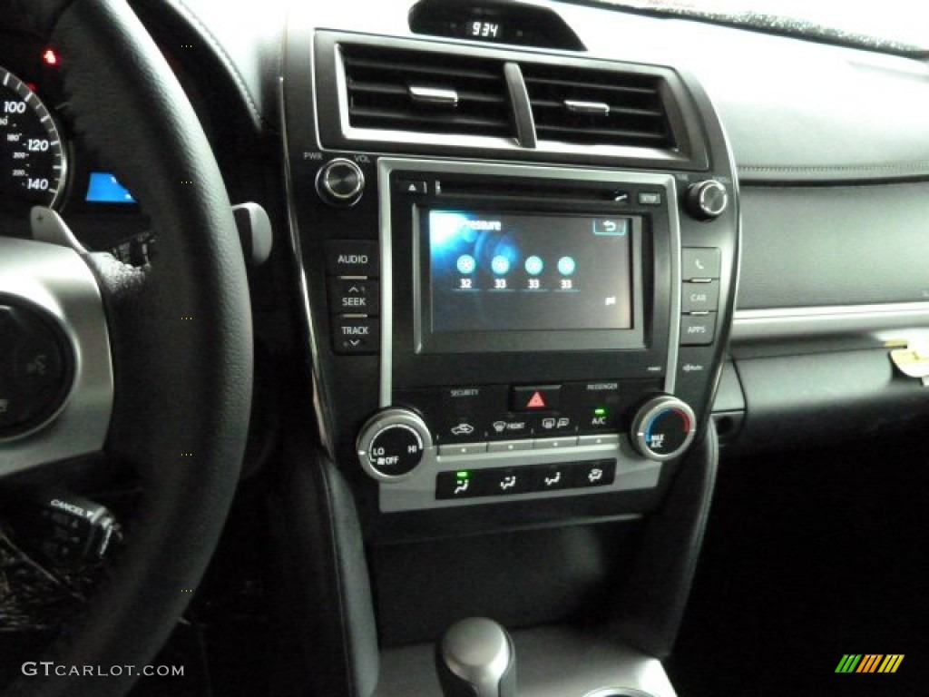 2012 Toyota Camry SE Controls Photo #54523175