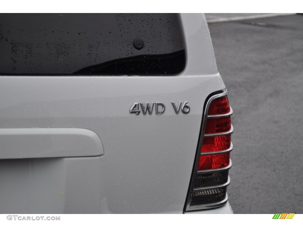 2005 Mercury Mariner V6 Premier 4WD Marks and Logos Photos