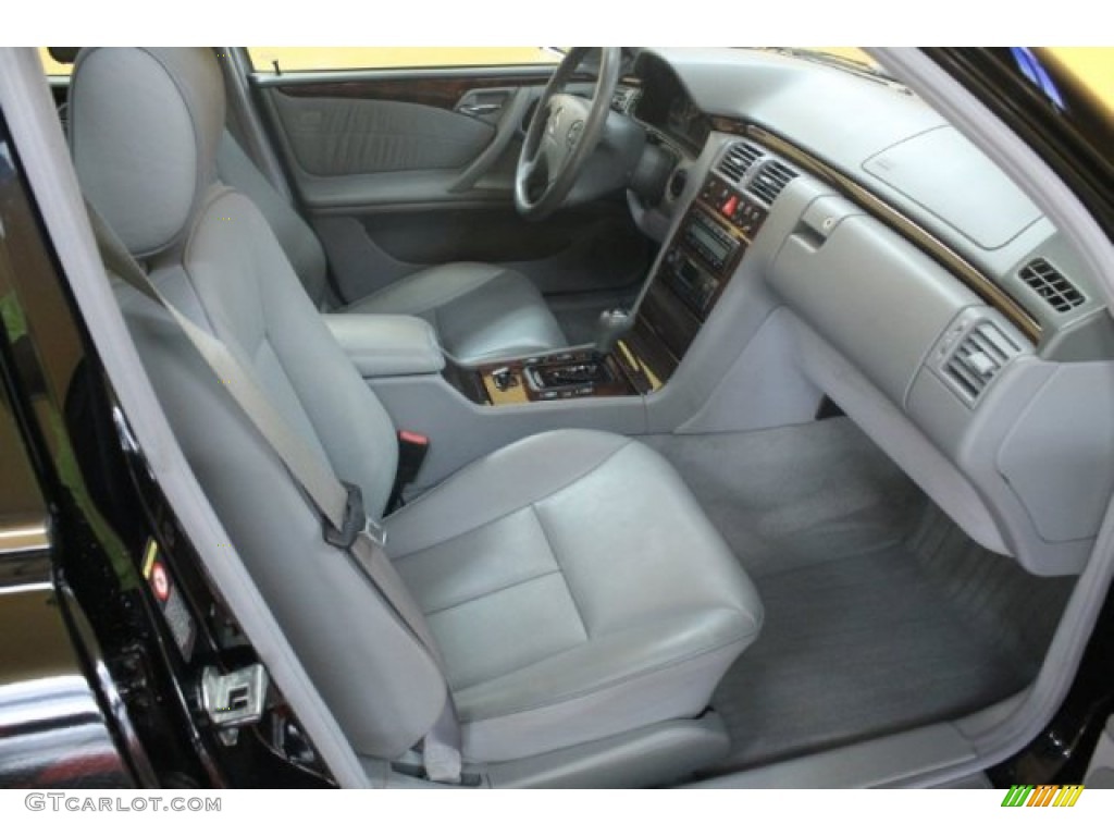Ash Interior 2000 Mercedes-Benz E 320 4Matic Sedan Photo #54527876
