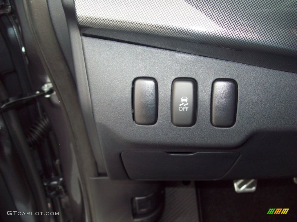 2011 Mitsubishi Lancer Evolution GSR Controls Photo #54528773