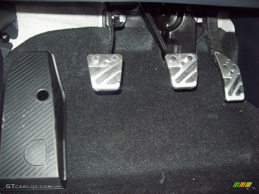 2011 Mitsubishi Lancer Evolution GSR Controls Photo #54528836