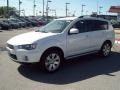 Diamond White Pearl - Outlander SE Photo No. 1