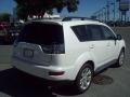Diamond White Pearl - Outlander SE Photo No. 5
