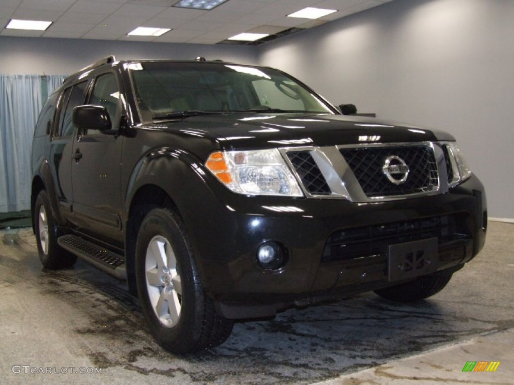 Super Black Nissan Pathfinder