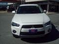 Diamond White Pearl - Outlander SE Photo No. 8