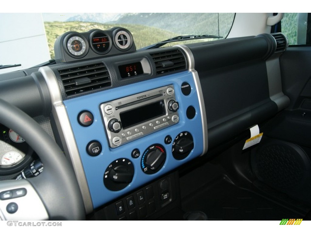 2012 Toyota FJ Cruiser 4WD Controls Photo #54529817