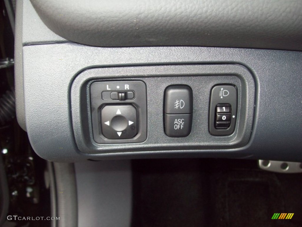 2012 Mitsubishi Eclipse Spyder SE Controls Photo #54530042