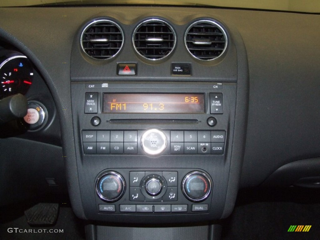 2010 Nissan Altima Hybrid Audio System Photos