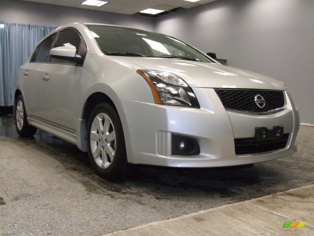 2010 Sentra 2.0 SR - Brilliant Silver Metallic / Charcoal photo #1