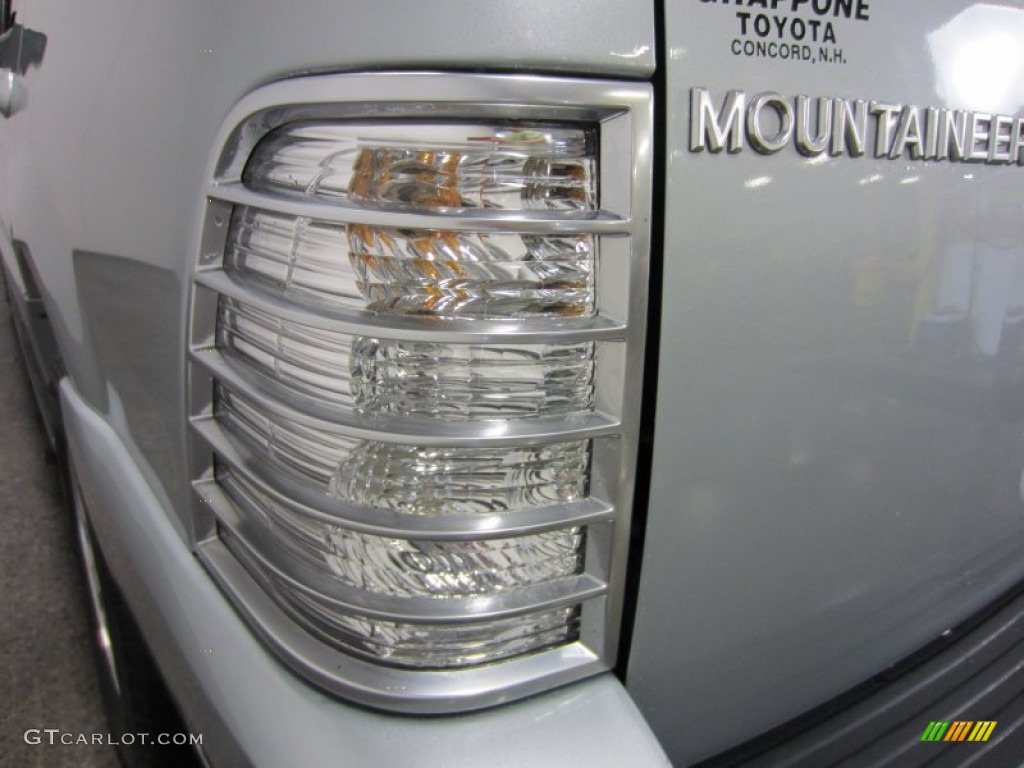 2006 Mountaineer Luxury AWD - Satellite Silver Metallic / Charcoal Black photo #15