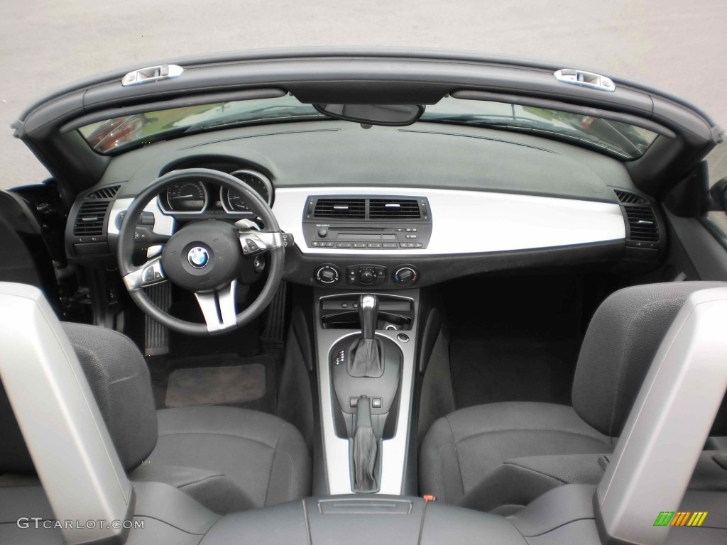 Black Interior 2006 BMW Z4 3.0i Roadster Photo #54537436