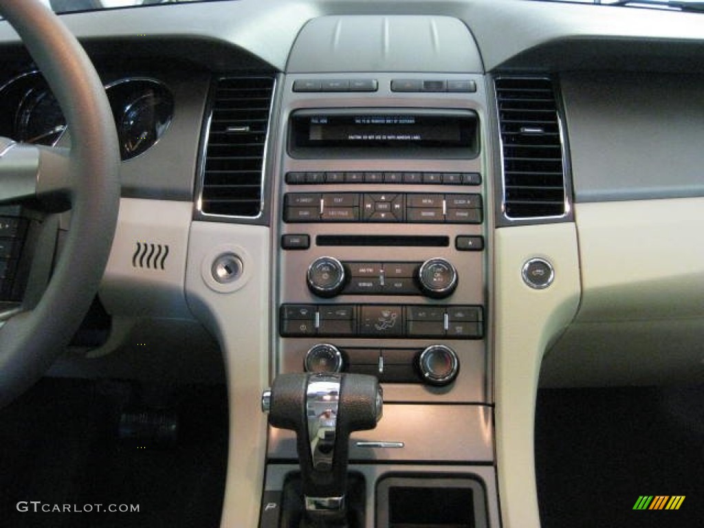 2012 Ford Taurus SE Controls Photo #54537676