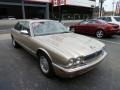 Topaz Metallic - XJ Vanden Plas Photo No. 6