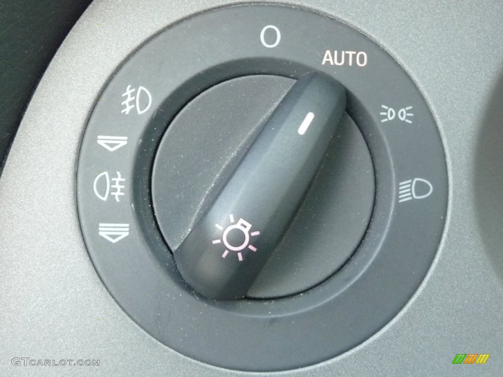 2005 Audi A6 3.2 quattro Sedan Controls Photo #54539502