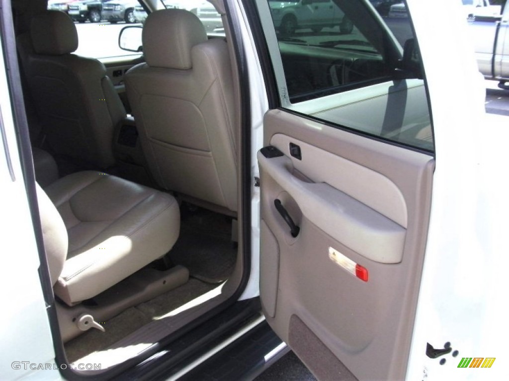 Tan/Neutral Interior 2003 Chevrolet Suburban 1500 LT Photo #54539892