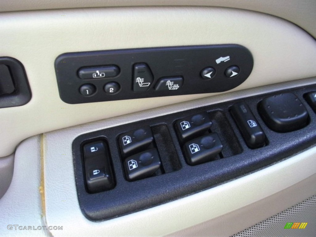 2003 Chevrolet Suburban 1500 LT Controls Photo #54539970