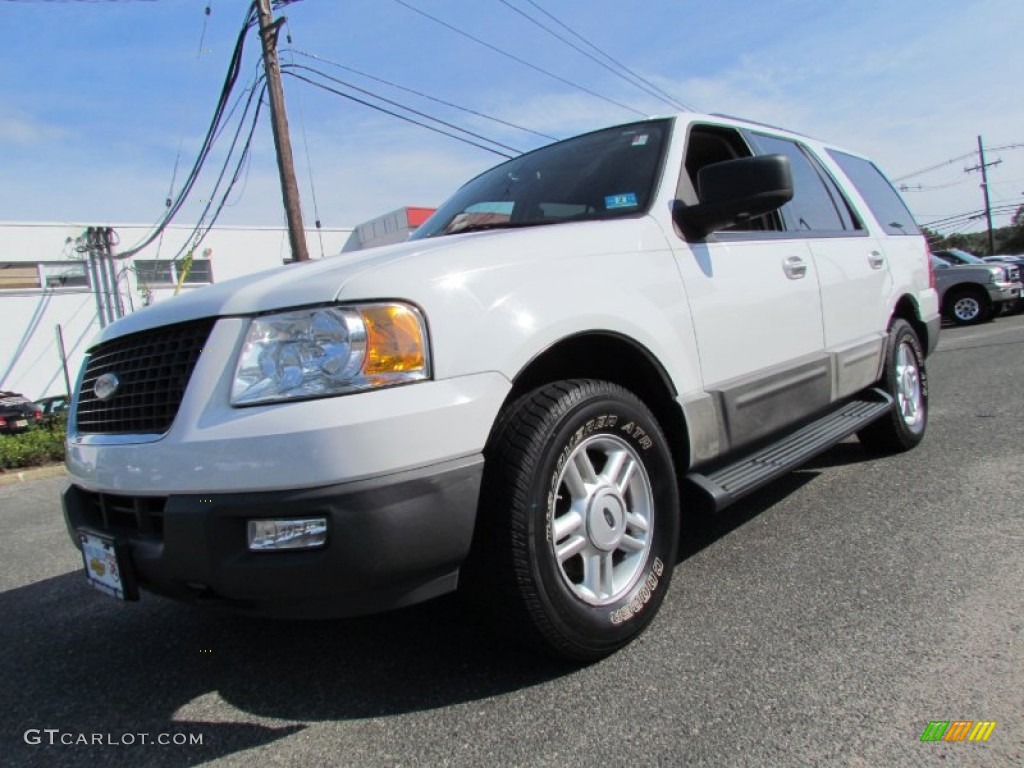 2005 Expedition XLT 4x4 - Oxford White / Medium Parchment photo #1