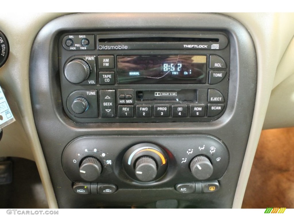 2000 Oldsmobile Alero GL Sedan Audio System Photos