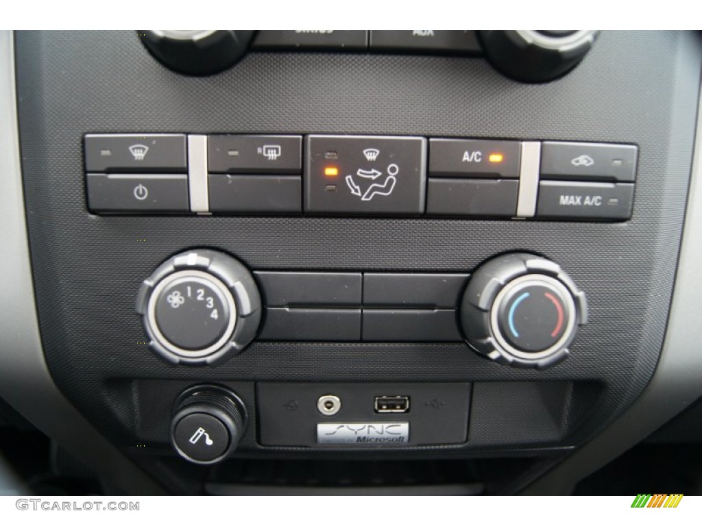 2011 Ford F150 XLT SuperCab Controls Photo #54543075