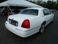 2006 Vibrant White Lincoln Town Car Signature Limited  photo #4