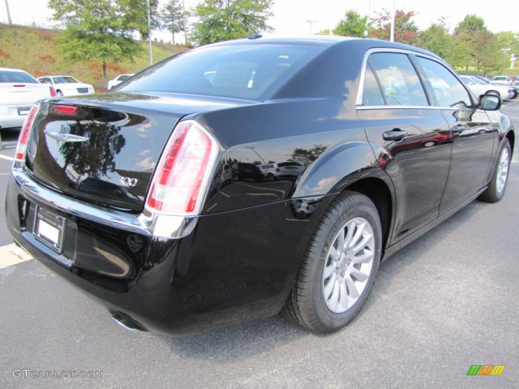 2012 300  - Gloss Black / Black photo #3