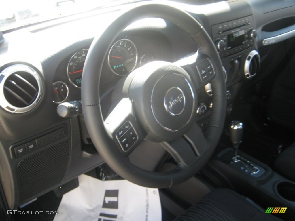 2012 Wrangler Rubicon 4X4 - Black / Black photo #10