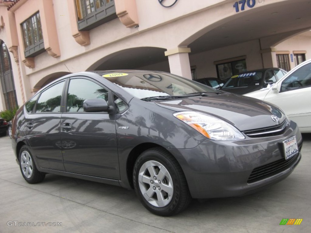 Magnetic Gray Metallic Toyota Prius