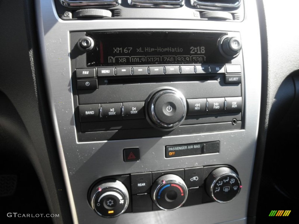 2011 GMC Acadia SL AWD Audio System Photos