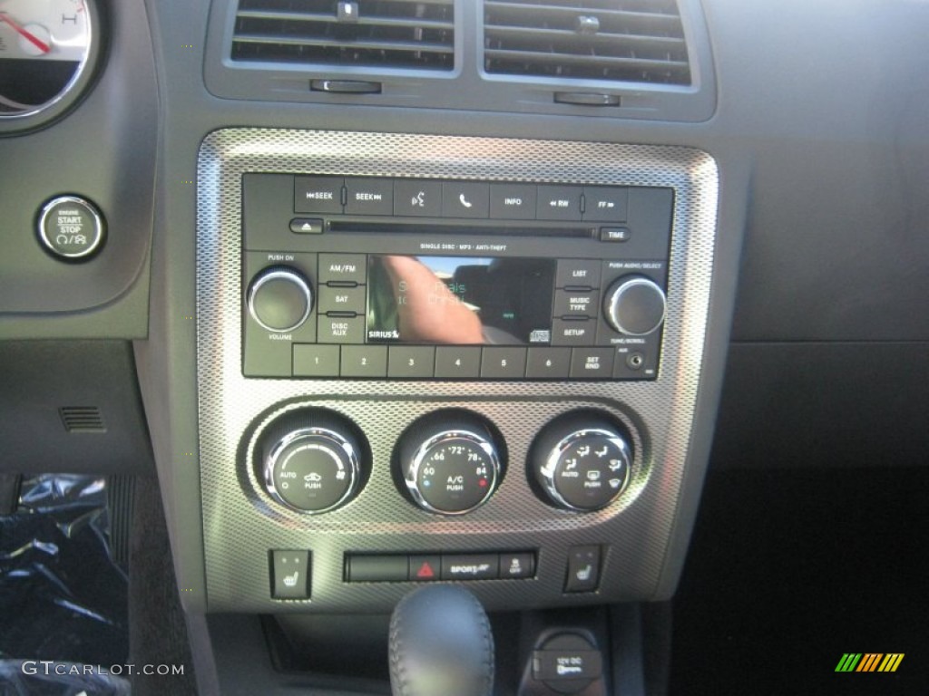 2012 Dodge Challenger R/T Plus Audio System Photos