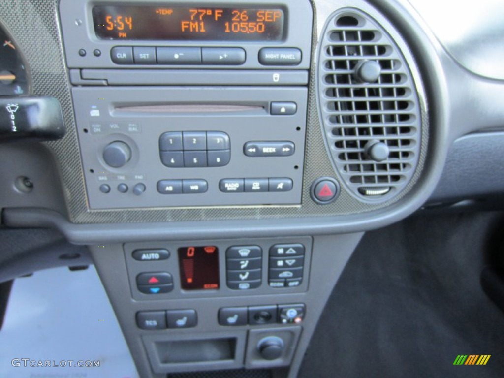 2003 Saab 9-3 SE Convertible Controls Photo #54555084
