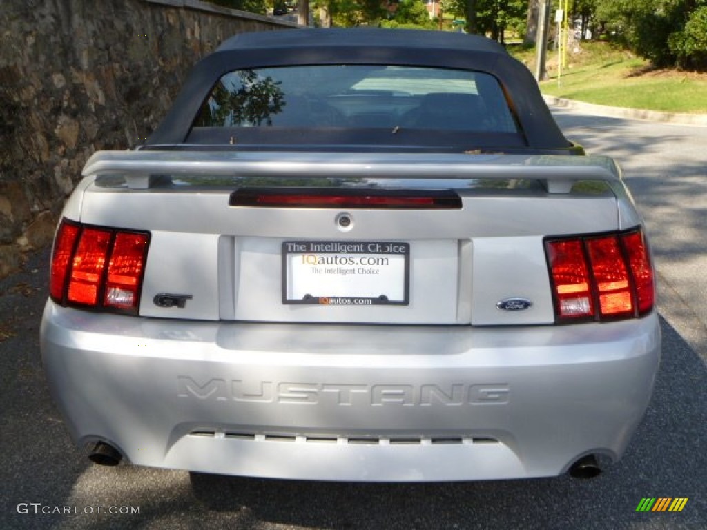 2002 Mustang GT Convertible - Satin Silver Metallic / Dark Charcoal photo #16