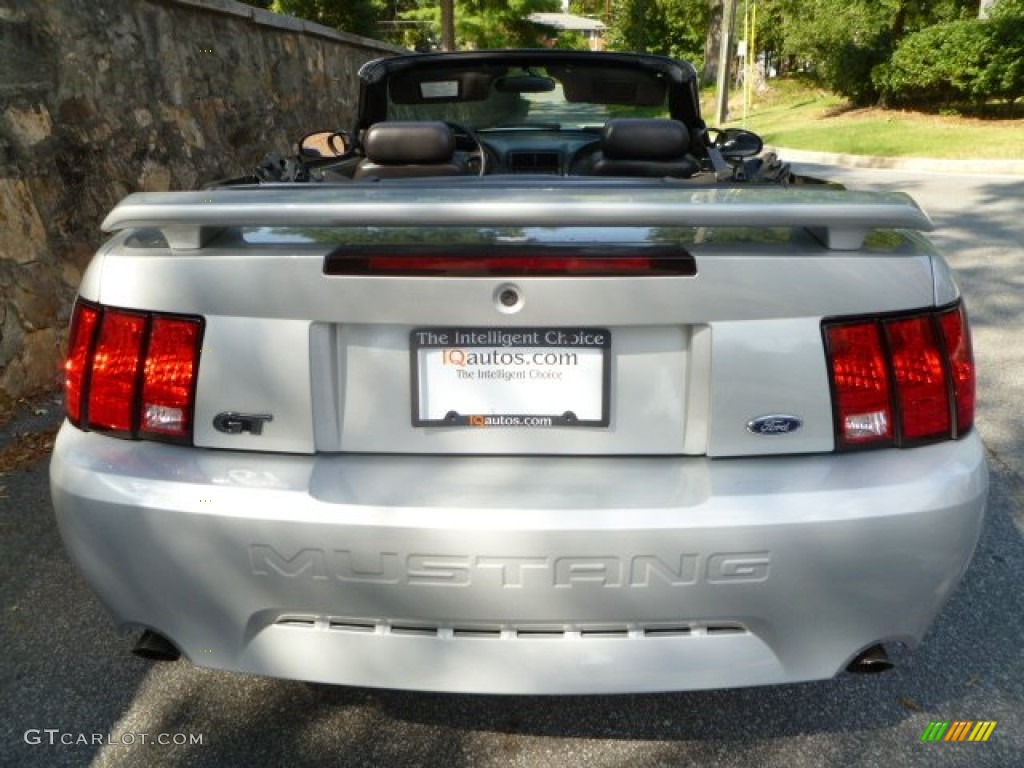 2002 Mustang GT Convertible - Satin Silver Metallic / Dark Charcoal photo #17