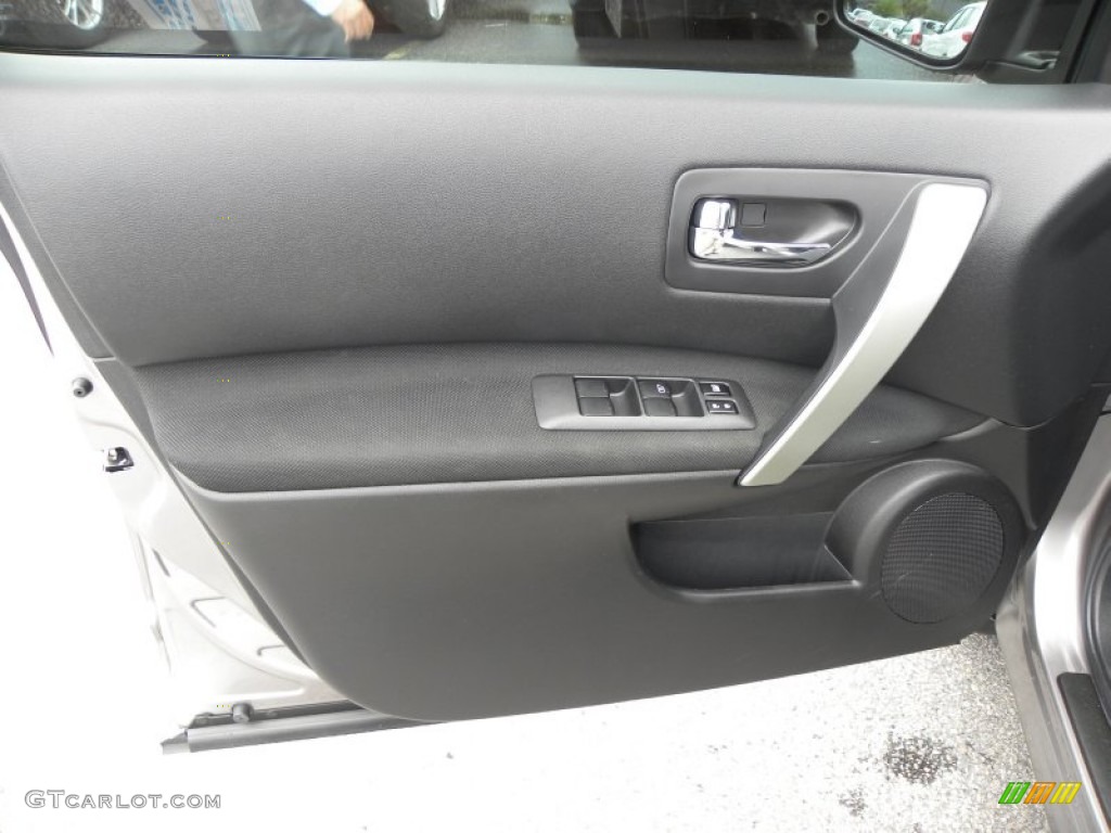 2011 Rogue SV - Platinum Graphite / Black photo #5
