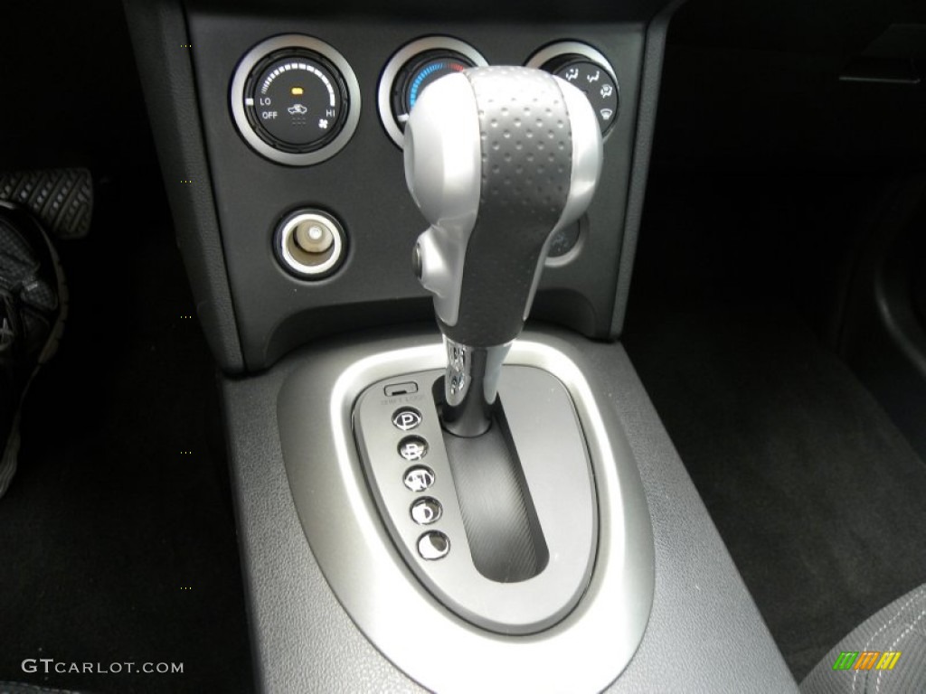 2011 Rogue SV - Platinum Graphite / Black photo #19