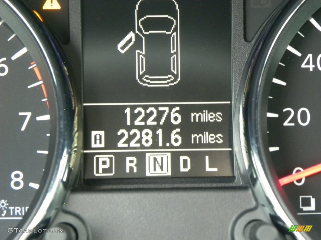 2011 Rogue SV - Platinum Graphite / Black photo #23
