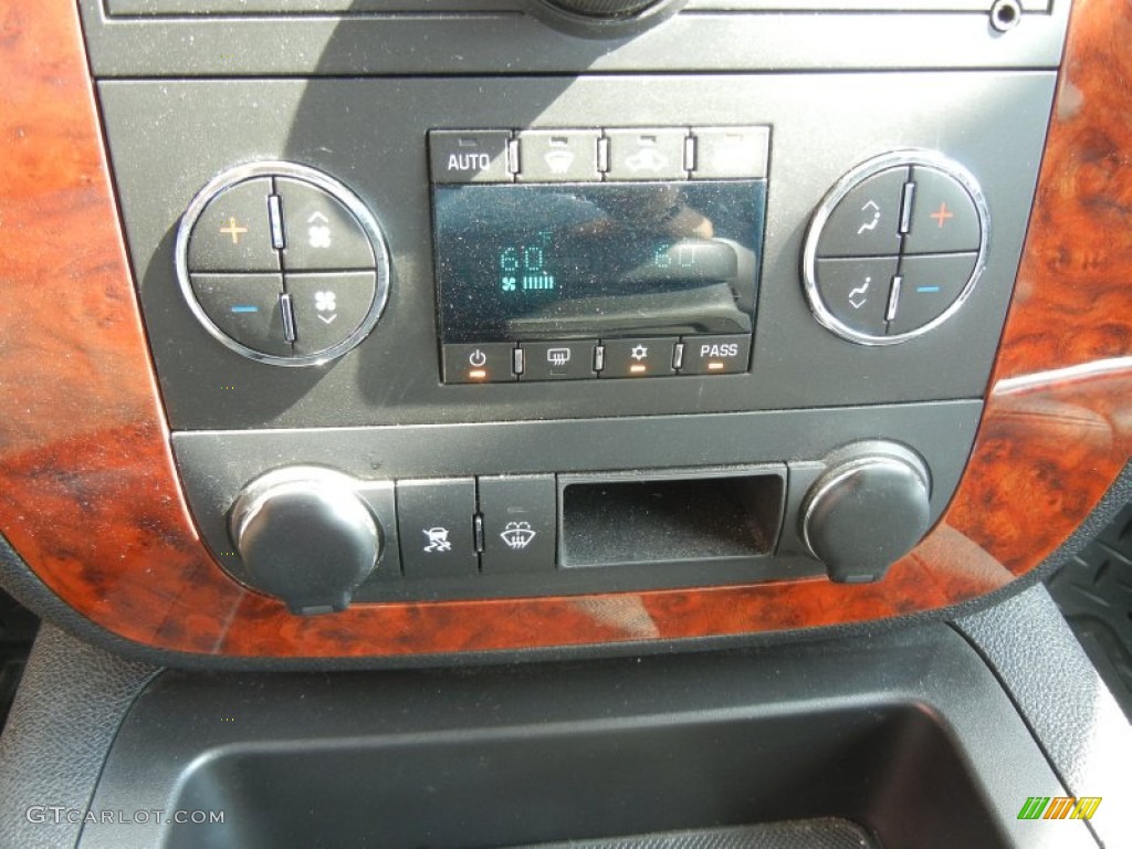 2008 Chevrolet Silverado 1500 LTZ Crew Cab 4x4 Controls Photo #54560325