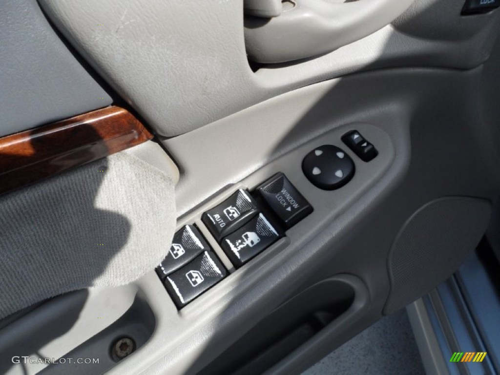 2004 Impala LS - Galaxy Silver Metallic / Medium Gray photo #28