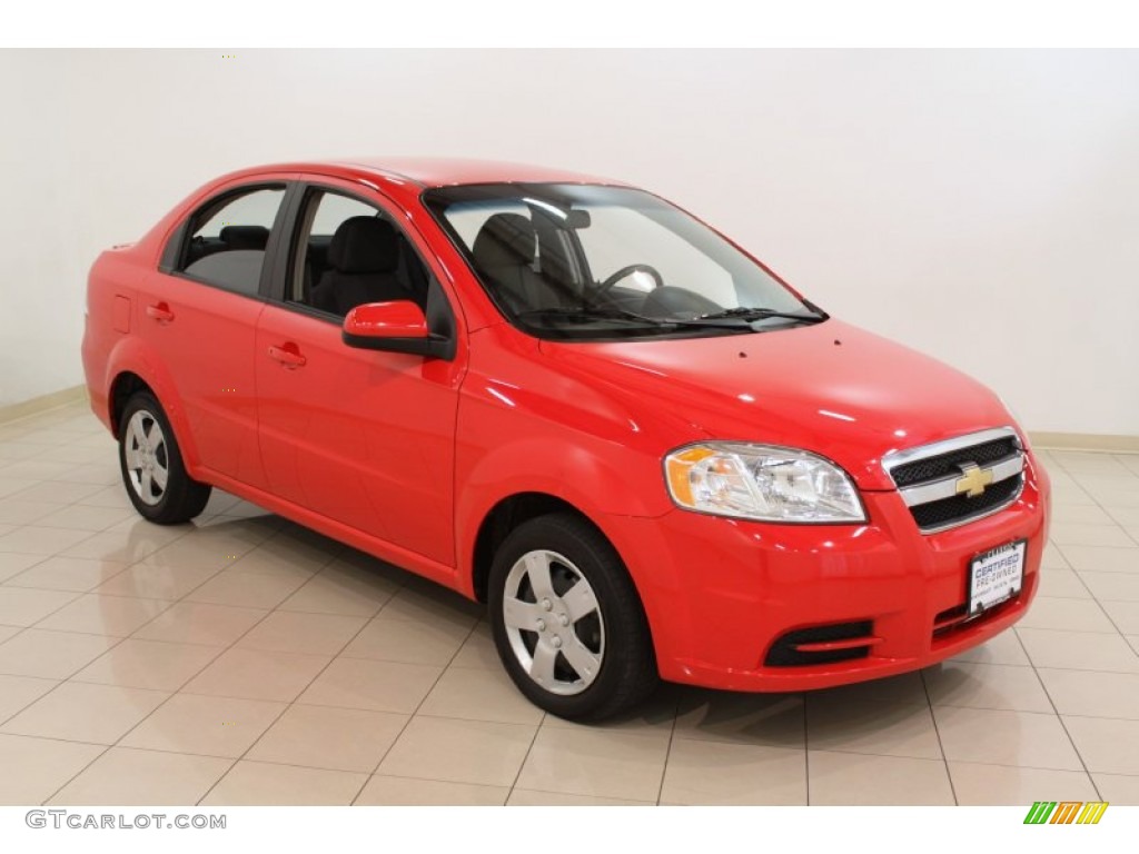 2010 Aveo LT Sedan - Victory Red / Charcoal photo #1