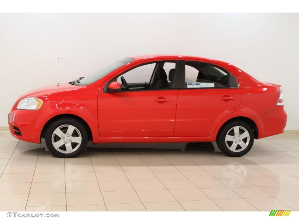 2010 Aveo LT Sedan - Victory Red / Charcoal photo #4