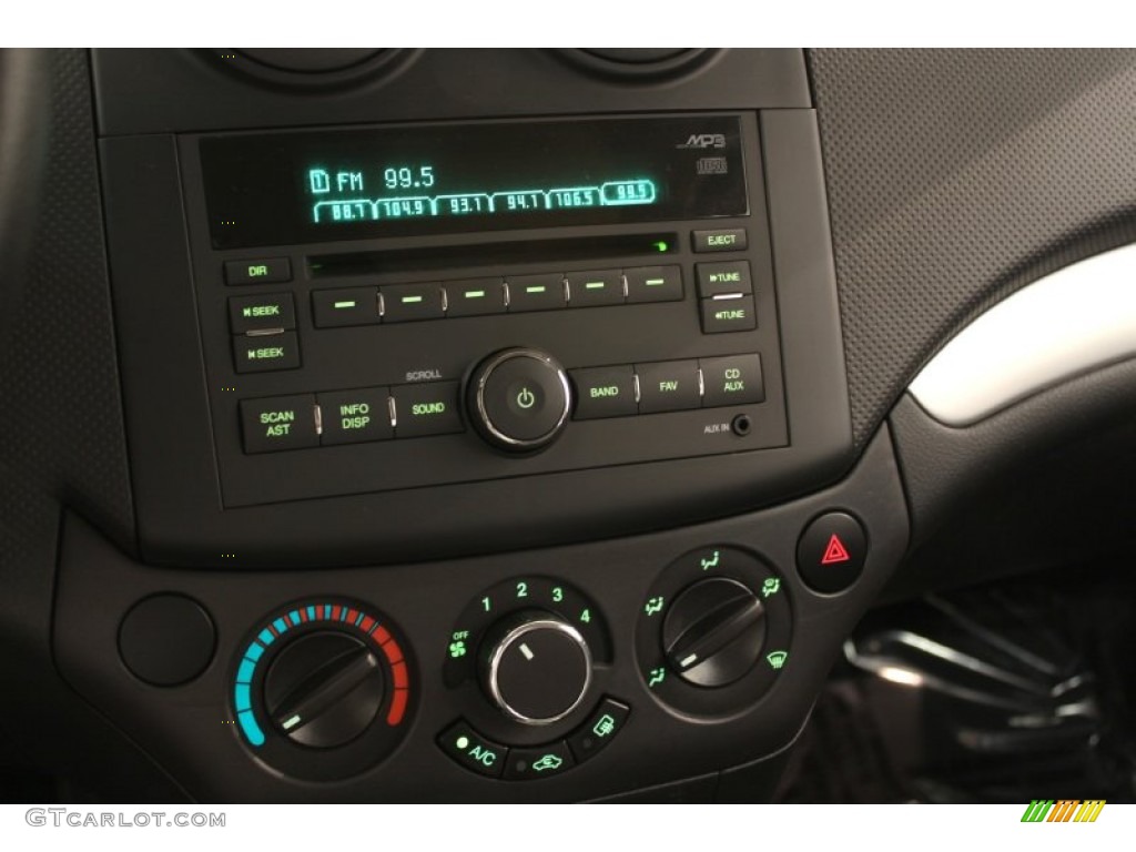 2010 Aveo LT Sedan - Victory Red / Charcoal photo #11