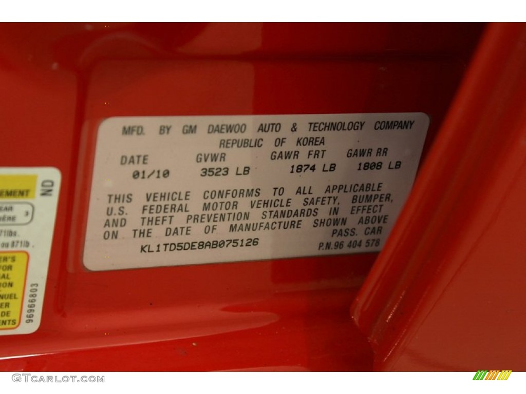 2010 Aveo LT Sedan - Victory Red / Charcoal photo #20