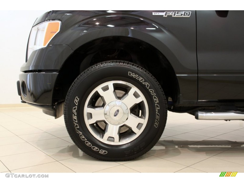 2010 F150 STX SuperCab 4x4 - Tuxedo Black / Medium Stone photo #19