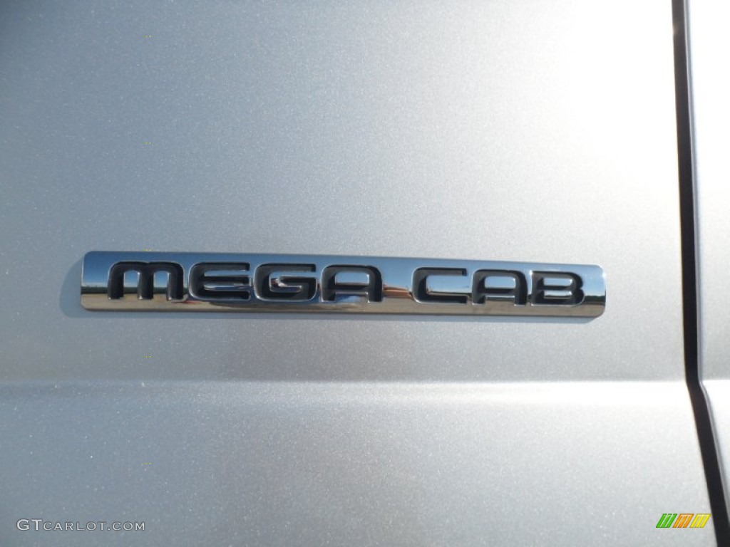2006 Ram 1500 Laramie Mega Cab 4x4 - Bright Silver Metallic / Medium Slate Gray photo #19