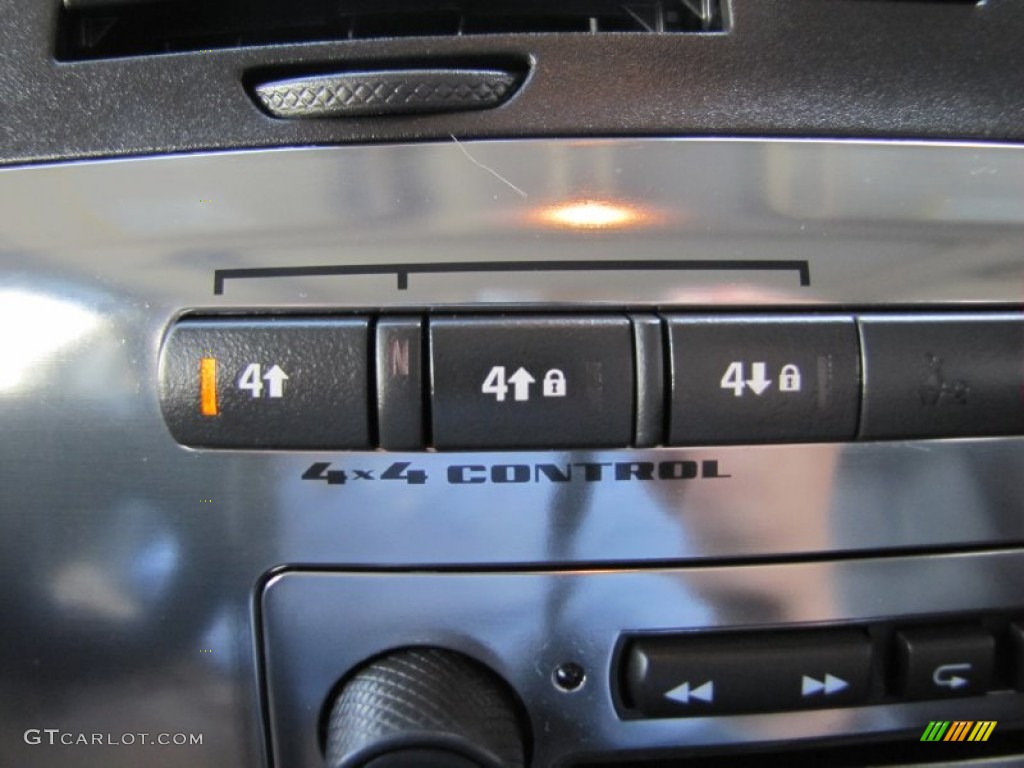 2010 Hummer H3 Alpha Controls Photo #54572928