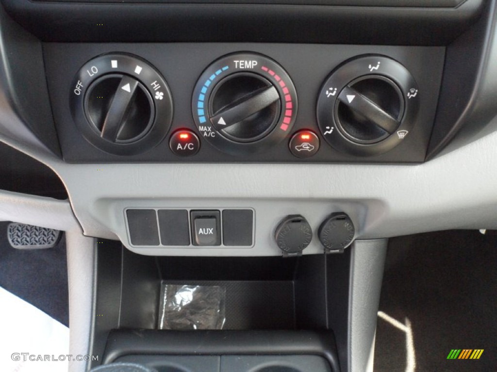 2012 Toyota Tacoma V6 Prerunner Access cab Controls Photo #54573813