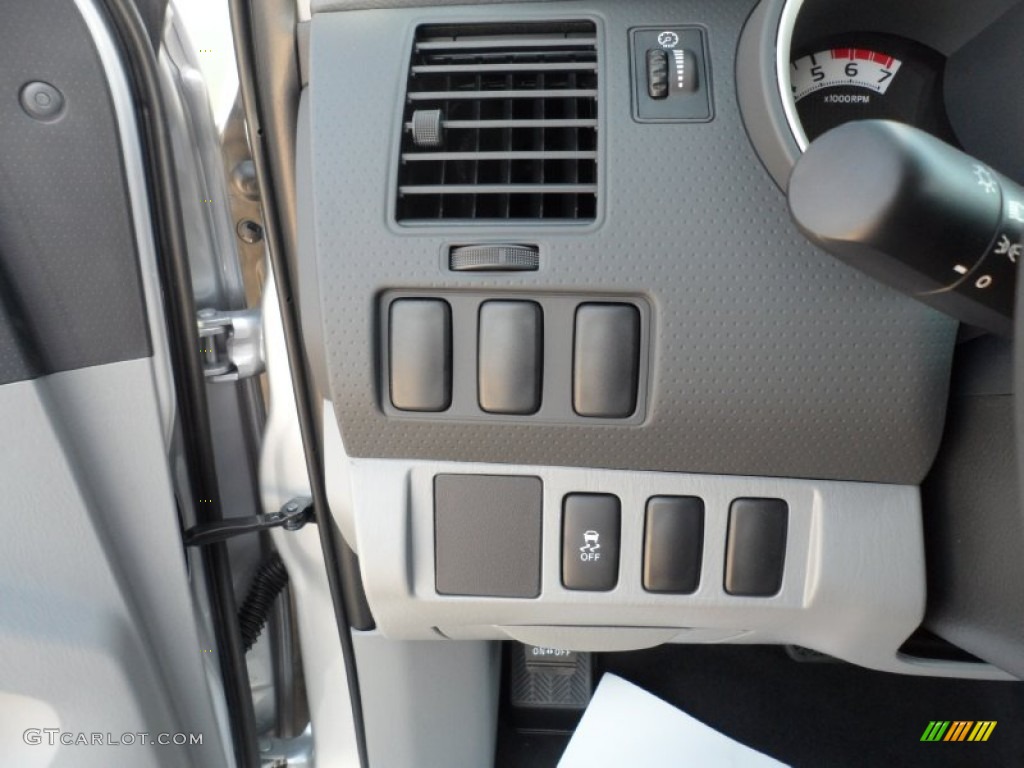 2012 Toyota Tacoma V6 Prerunner Access cab Controls Photo #54573837