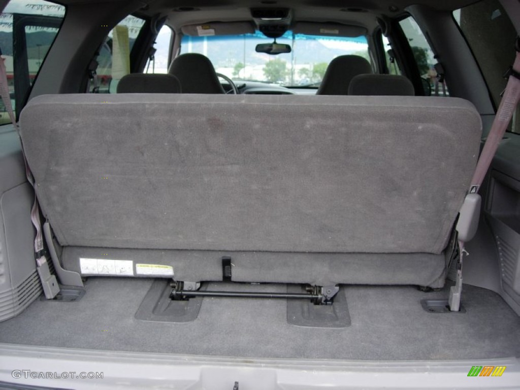 2001 Ford Expedition XLT 4x4 Trunk Photos