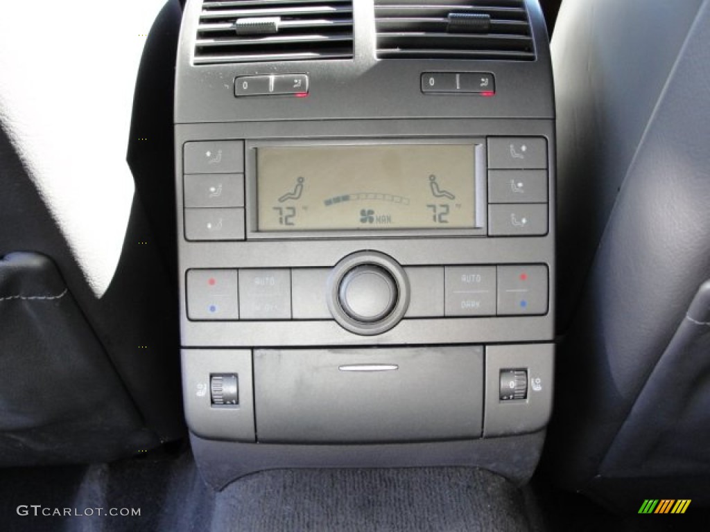 2004 Volkswagen Phaeton V8 4Motion Sedan Controls Photo #54575136