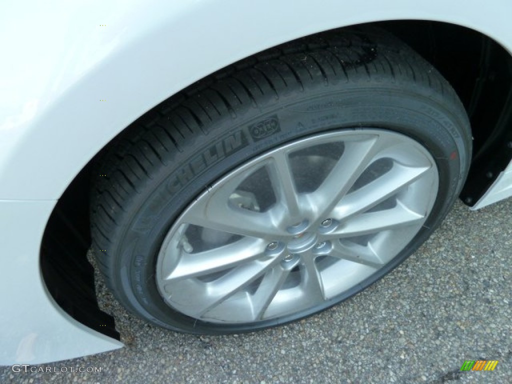 2011 CT 200h Hybrid Premium - Starfire White Pearl / Black photo #9