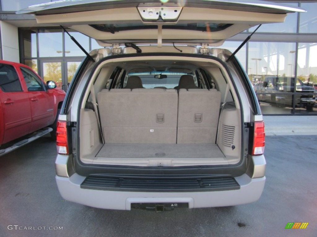 2003 Ford Expedition XLT 4x4 Trunk Photo #54578930